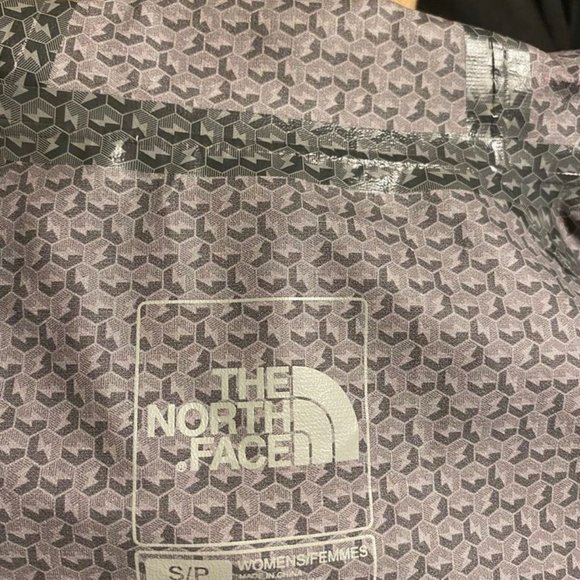 The North Face Hyvent Flash Dry Rain Jacket in Pink and Gray - Picture 4 of 8